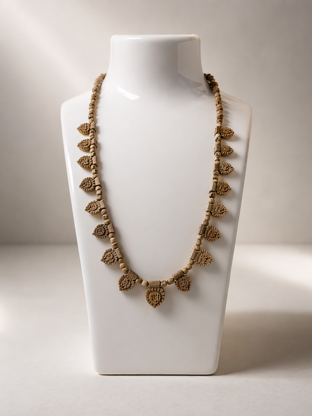 Designer Tulsi Leaf Mala with Carved Pendant – Premium Bhakti Necklace